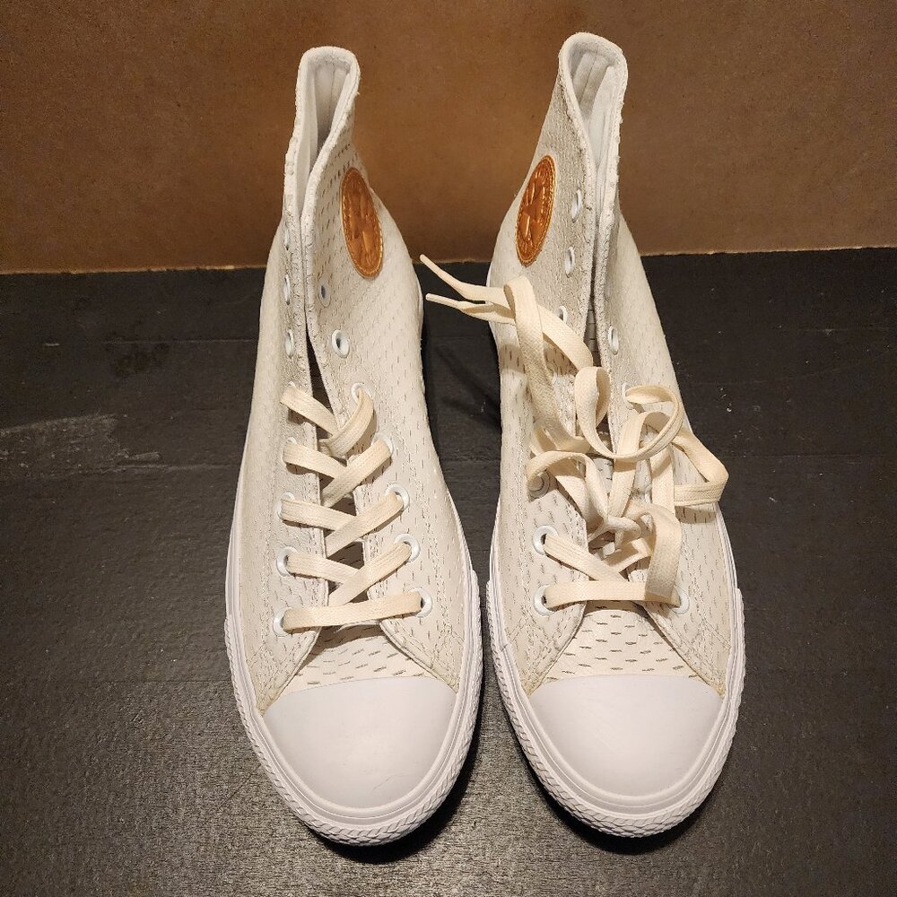Converse CTAS Hi.  White/White.  Sz:  US 9.5.  NWB